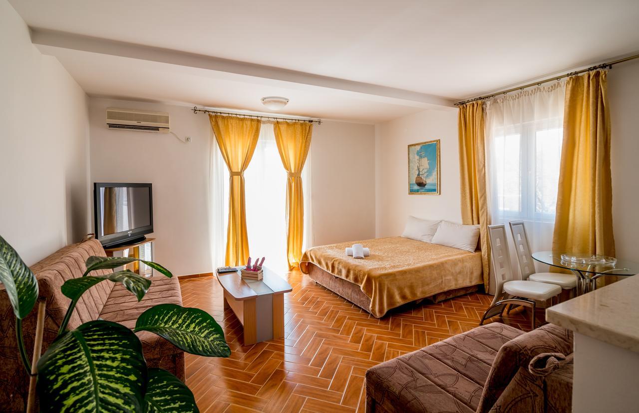 Bianca Apartments Херцег-Нови Экстерьер фото